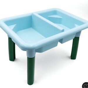 Target bullseye Kids water Table with Blue and Green Design